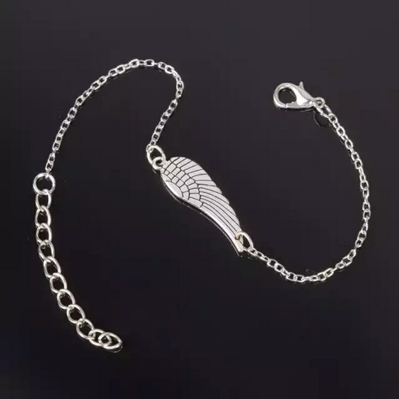 Jewelry - 🦋Brand NEW! Silver Angel Wing Bracelet